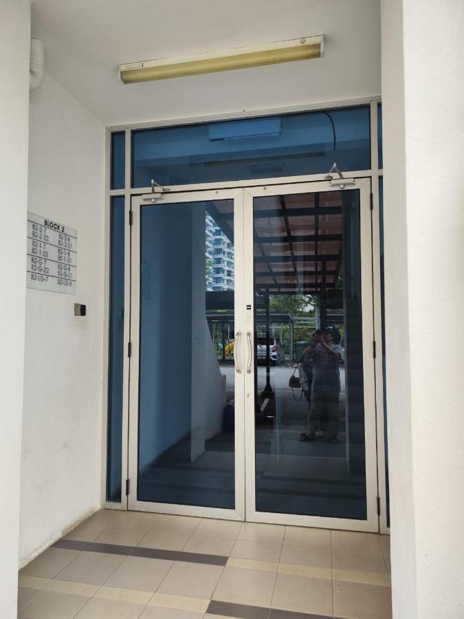 Putra 1 Pool Homestay Bandar Seri Putra Kampong Sungai Buah Esterno foto