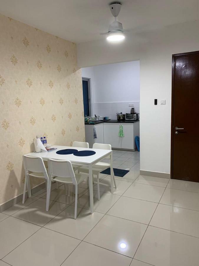 Putra 1 Pool Homestay Bandar Seri Putra Kampong Sungai Buah Esterno foto